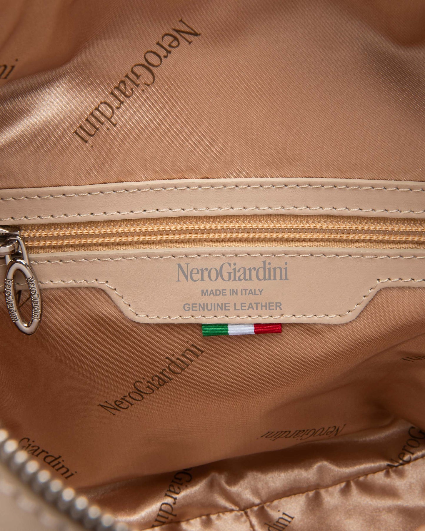 E543914D-Beige