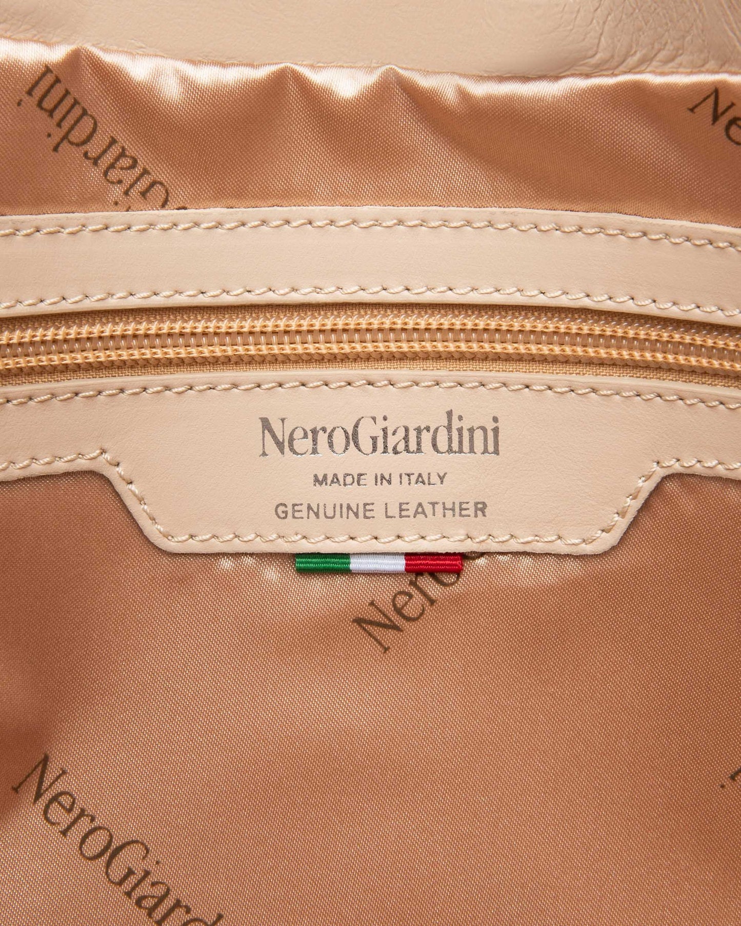 E543915D-Beige