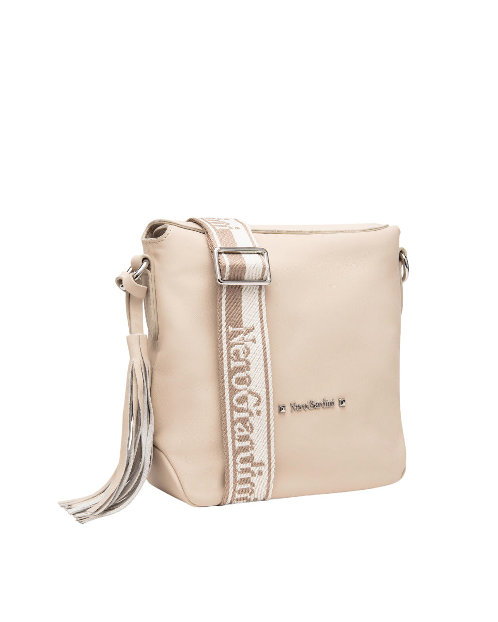 E543917D-Beige
