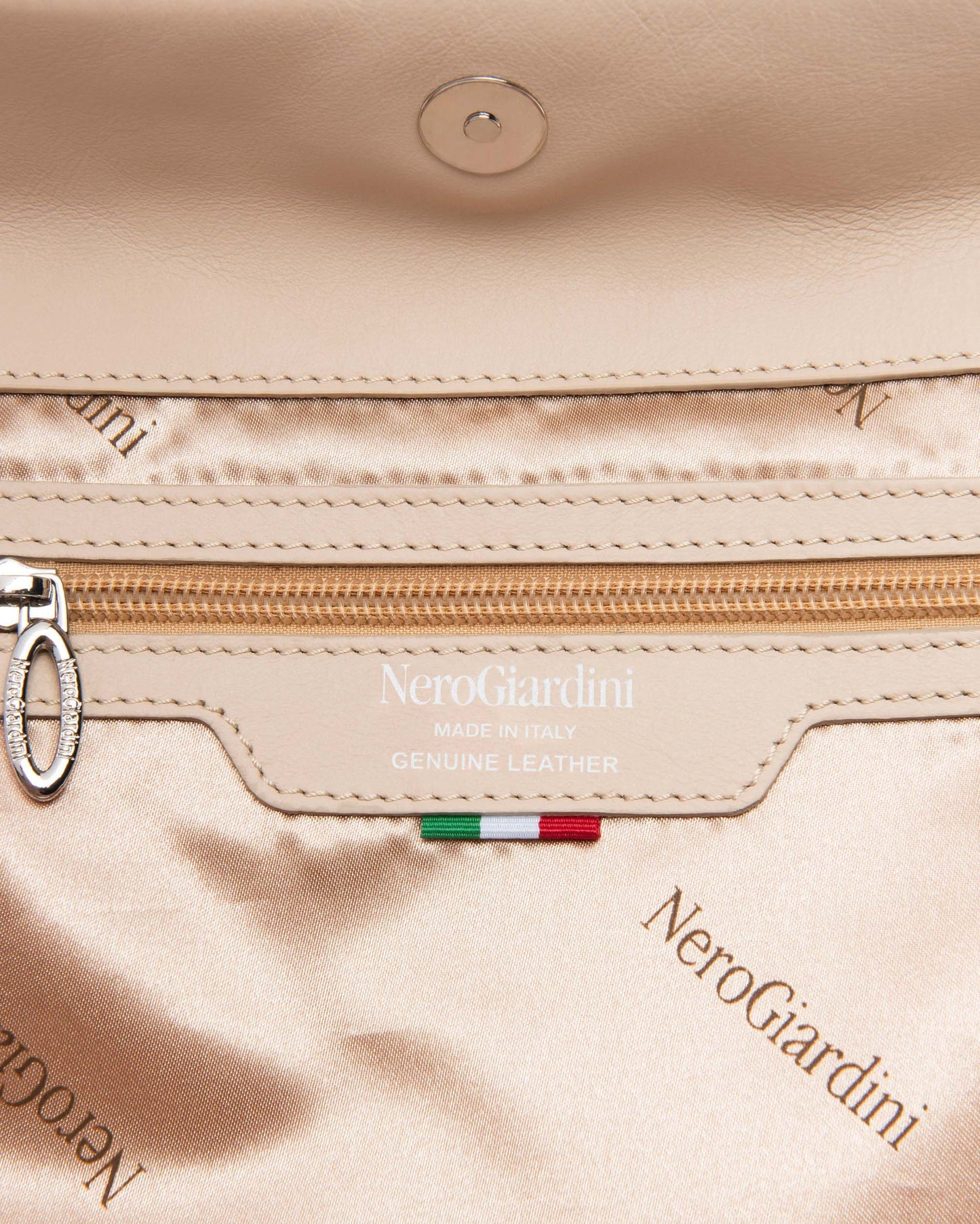 E543917D-Beige