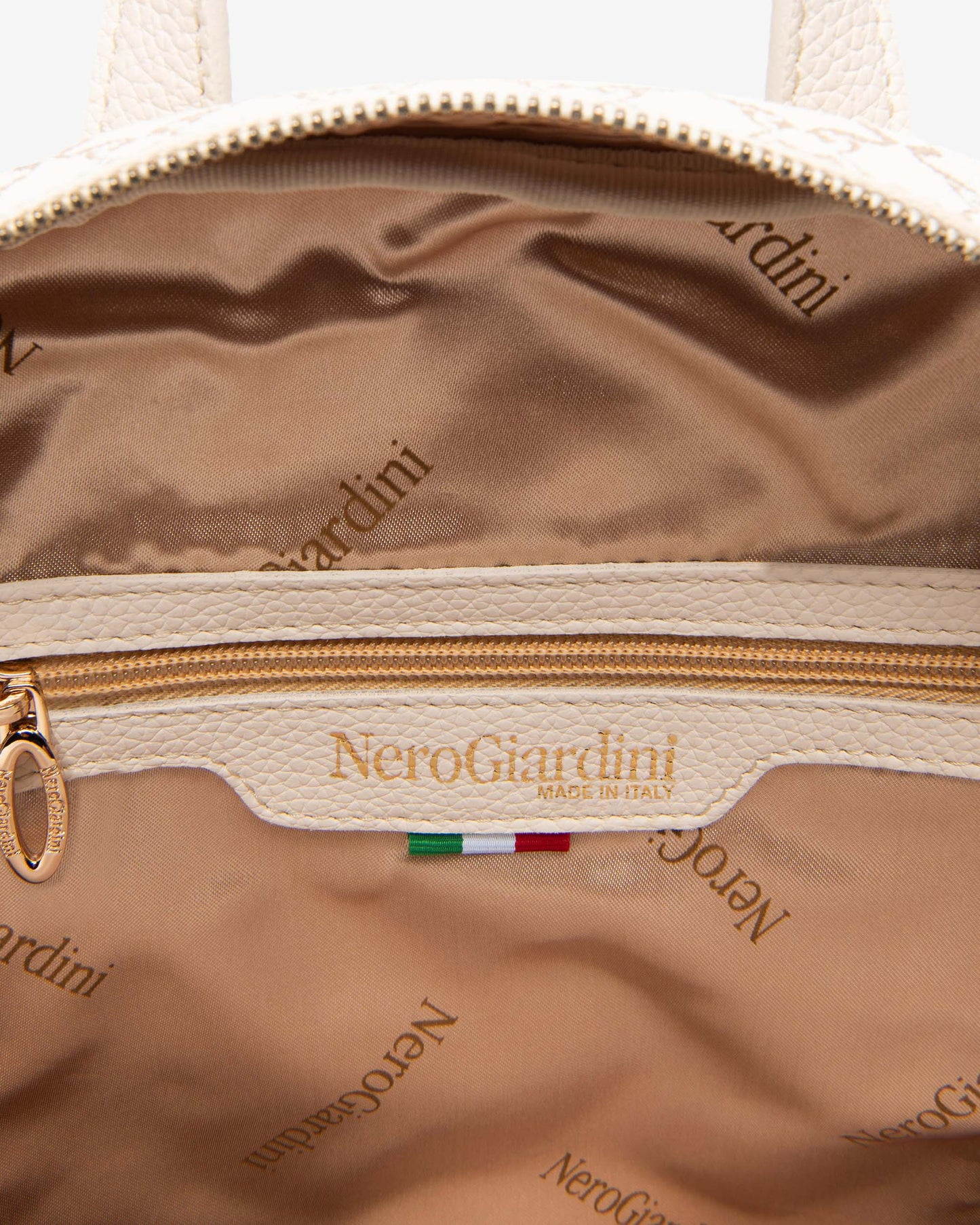 E543932D-Beige