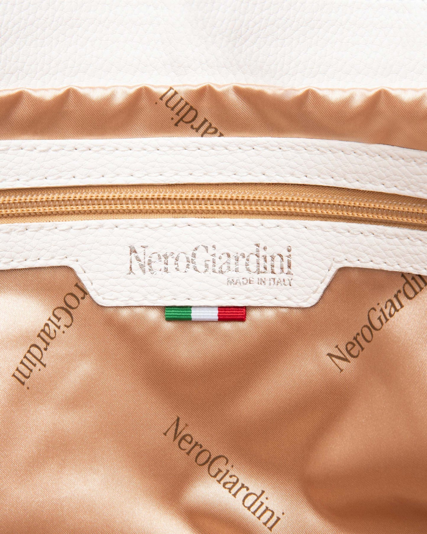E543951D-Bianco