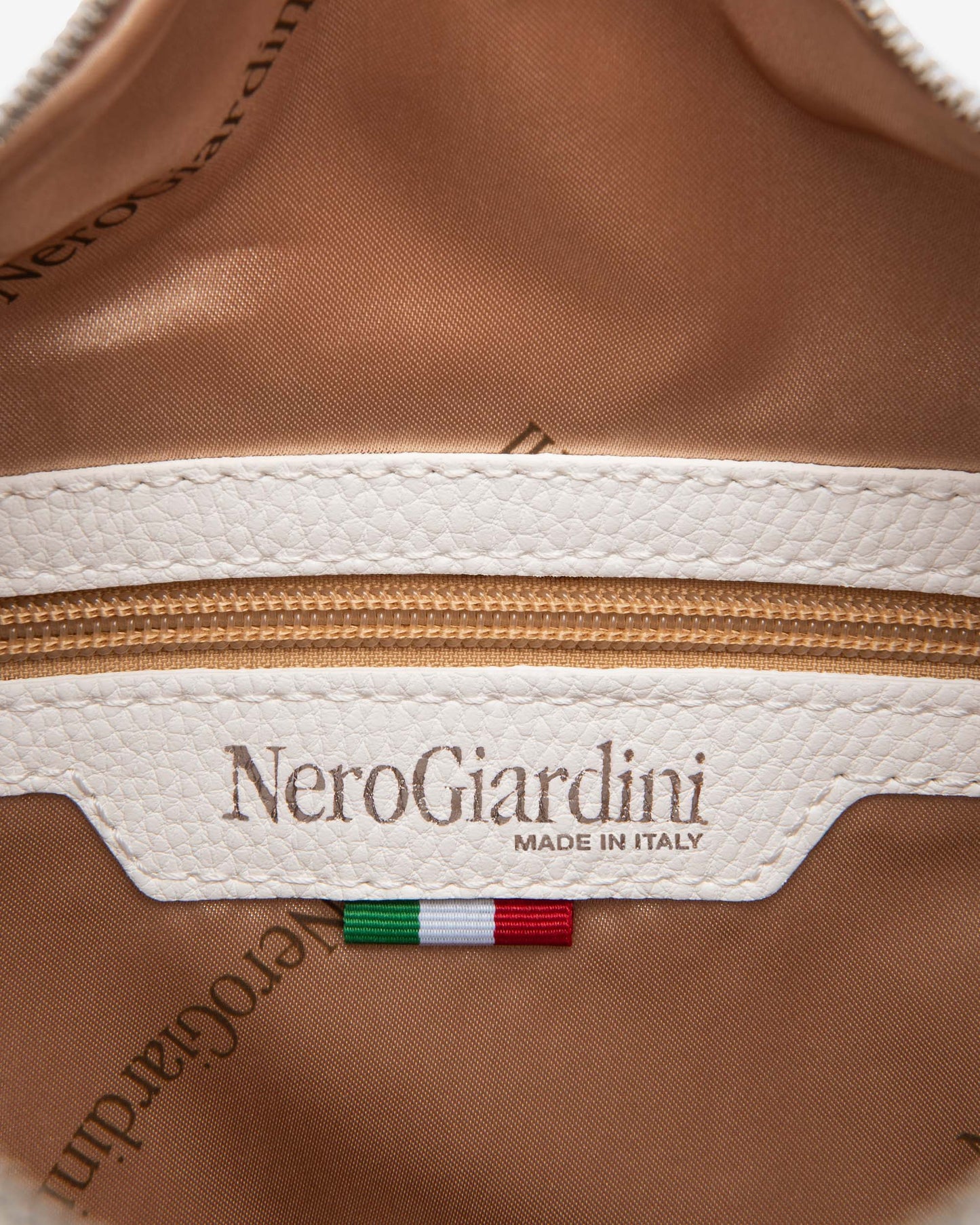 E543952D-Bianco