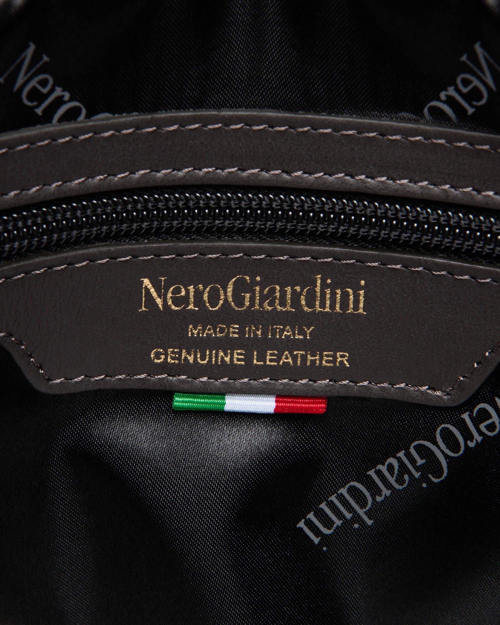 I644383D-Marrone